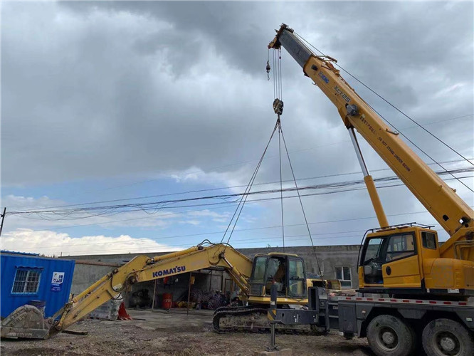 龙子湖区25吨吊车的工作半径是多少？