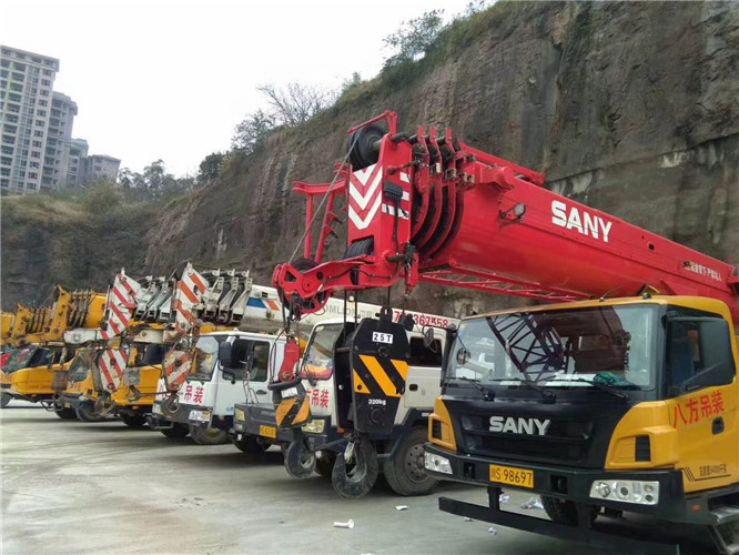 龙子湖区吊车出租按什么计费？台班费、单次费、里程费怎么算？