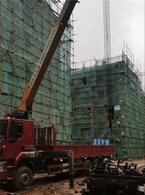 龙子湖区“慢工细活”—— 吊车的 “微动控制” 技术